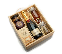 Load image into Gallery viewer, Christmas Luxury Hamper
